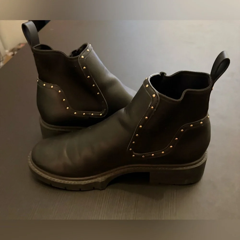 Coach Lory Leather Bootie Womens Size 8 Black Studded Ankle Boots Preloved
